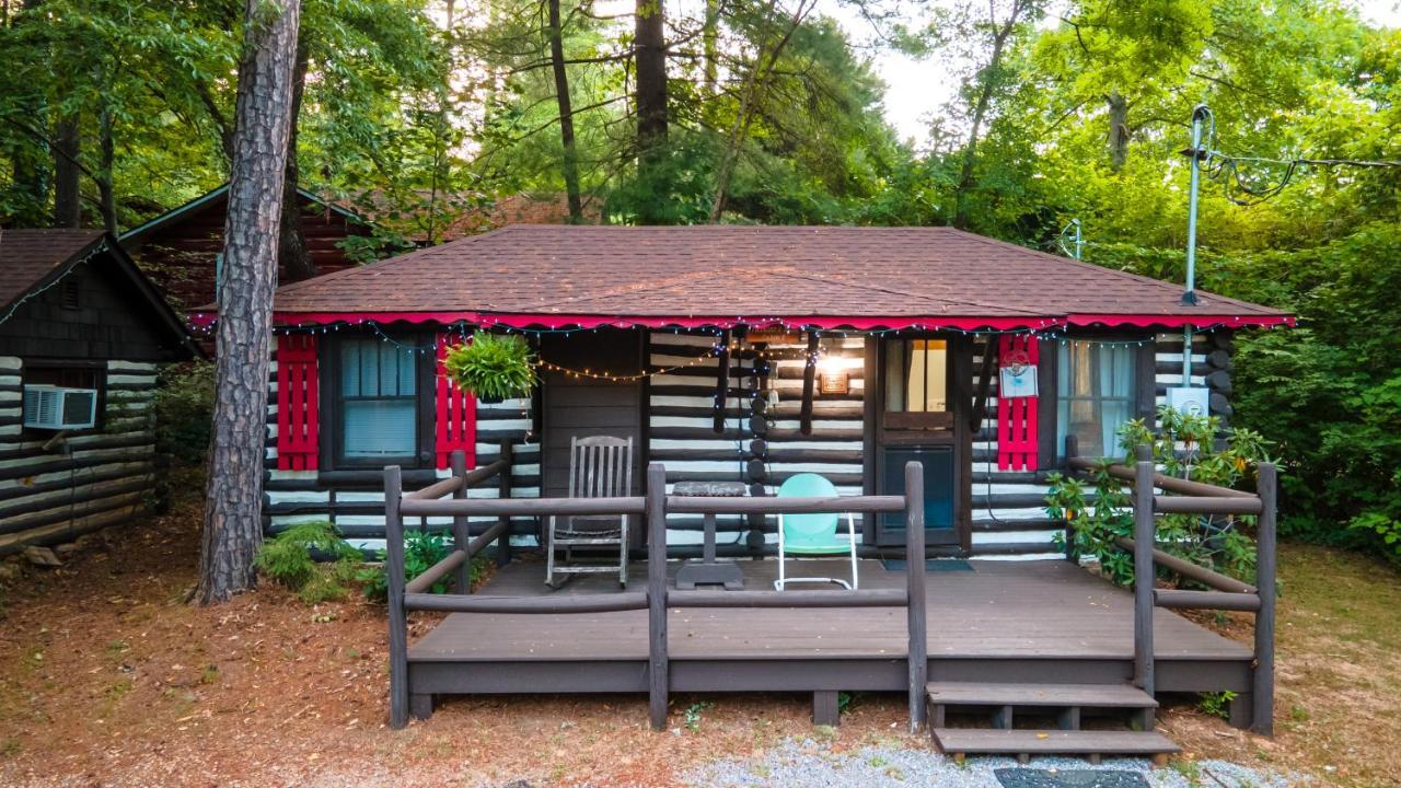 Log Cabin Motor Court Asheville Buitenkant foto