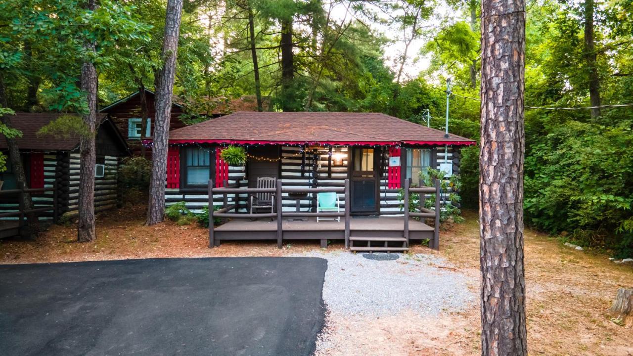 Log Cabin Motor Court Asheville Buitenkant foto
