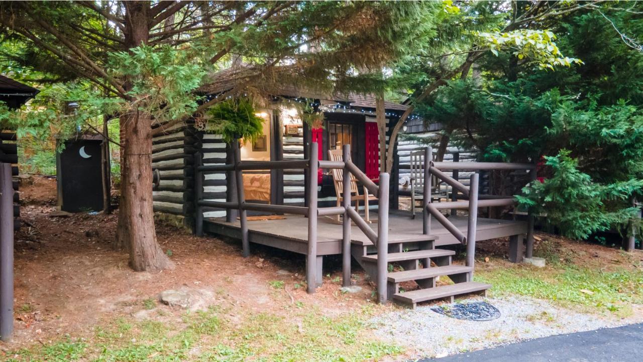 Log Cabin Motor Court Asheville Buitenkant foto