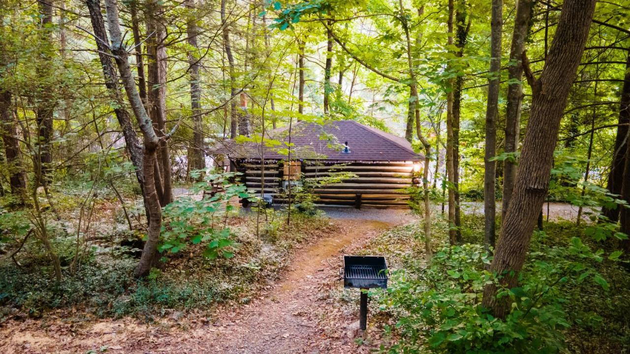 Log Cabin Motor Court Asheville Buitenkant foto