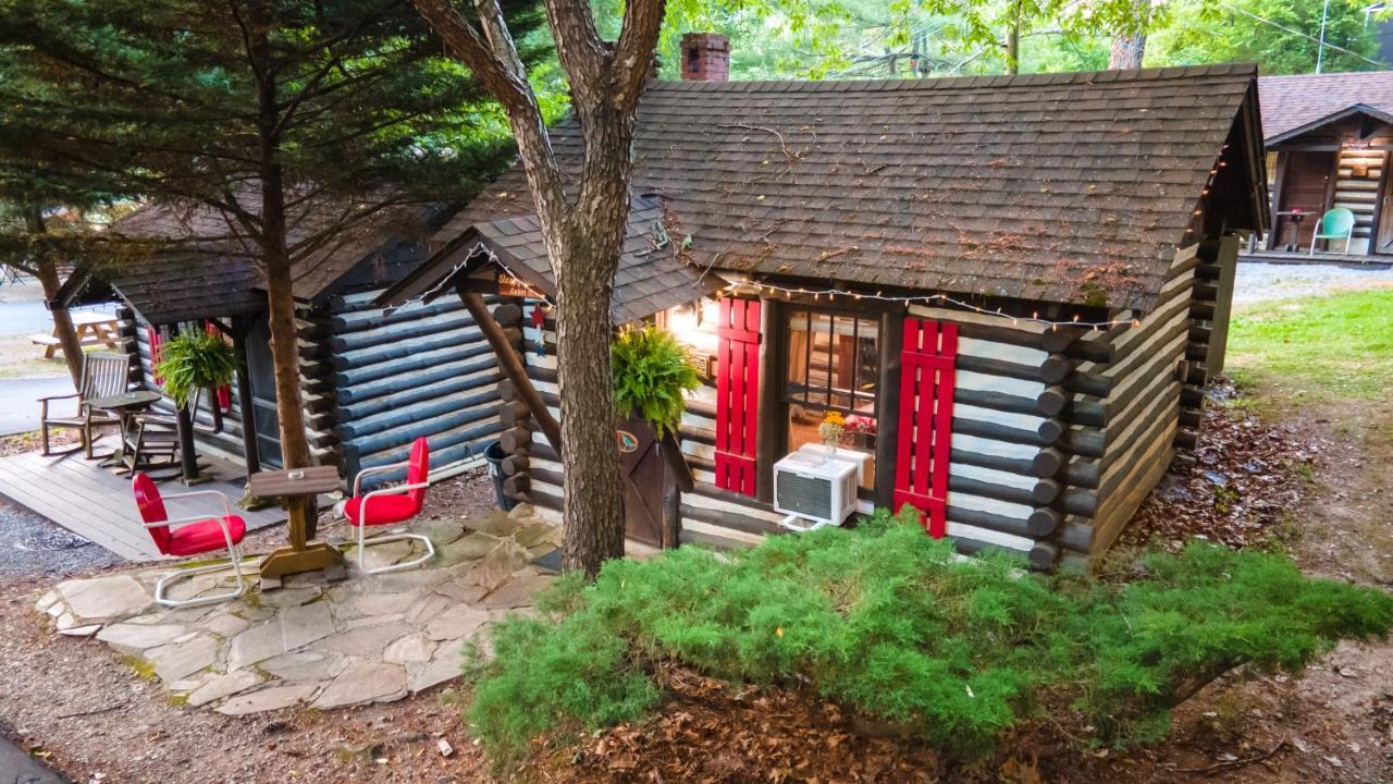 Log Cabin Motor Court Asheville Buitenkant foto