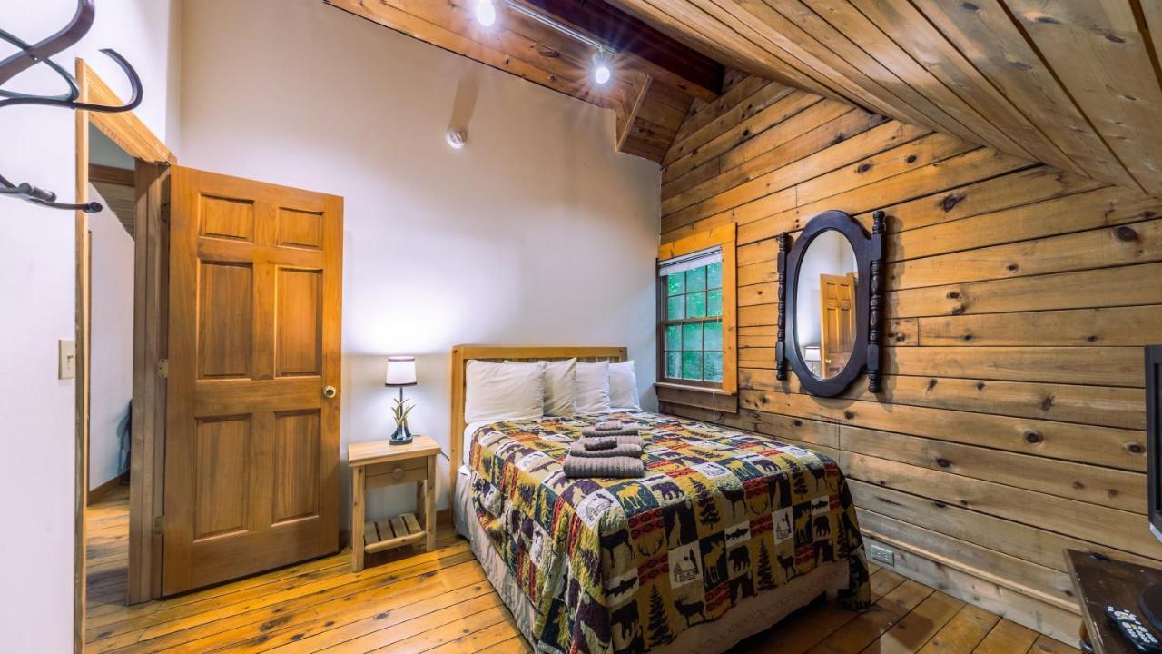 Log Cabin Motor Court Asheville Buitenkant foto