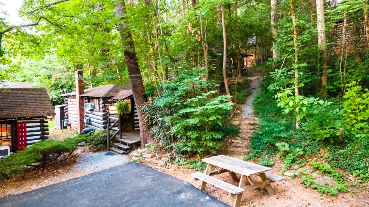 Log Cabin Motor Court Asheville Buitenkant foto