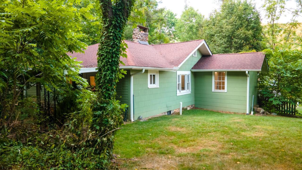 Log Cabin Motor Court Asheville Buitenkant foto