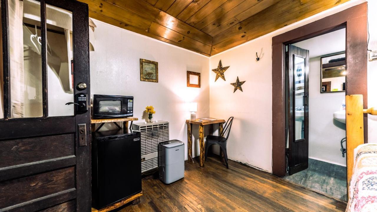 Log Cabin Motor Court Asheville Buitenkant foto