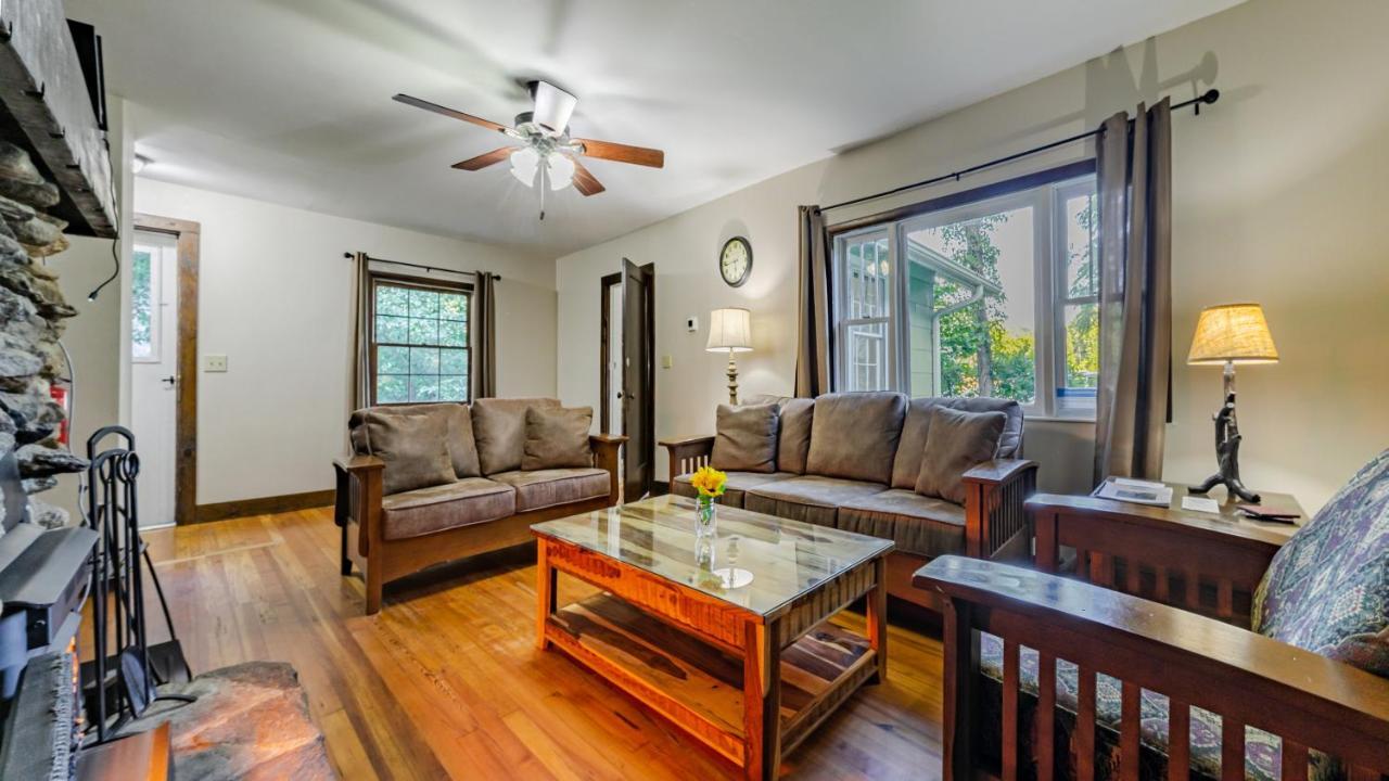 Log Cabin Motor Court Asheville Buitenkant foto