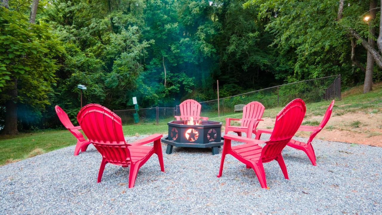 Log Cabin Motor Court Asheville Buitenkant foto